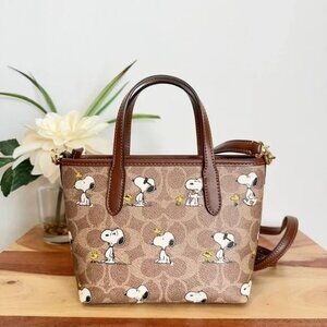 Coach X Peanuts City Mini Tote Bag Signature Canvas With Snoopy CBS83